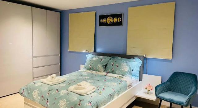 Cheerful 2-bed townhouse in Wakefield with parking, Забронировать Отель Уэйкфилд Западный Йоркшир, рядом с Wakefield Magistrates Court