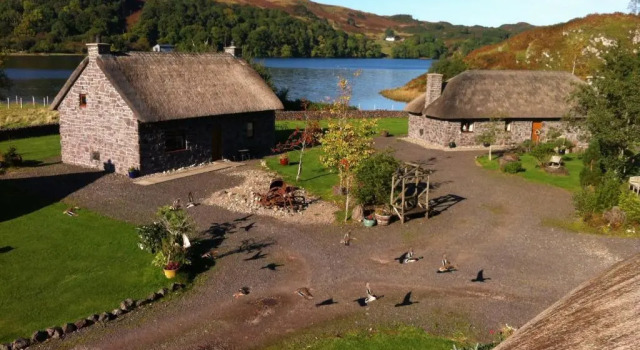 Коттедж Clan Cottages Luxury Thatched Retreat near Oban