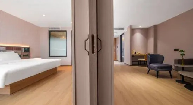 Двухместный люкс Homeinn Plus Oxygen-enriched Hotel (Shigatse Jilin South Road)
