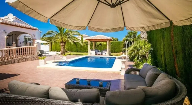Sunny Javea Villa With Stunning Views