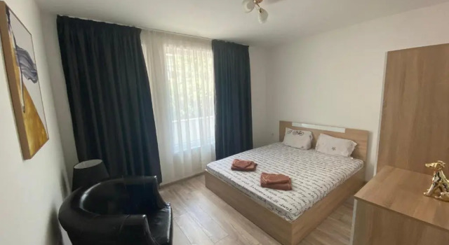 Modern 1BR Apart with Cinema Couch 65 inch TV & Free Street parking, Book Hotel Plovdiv Plovdiv