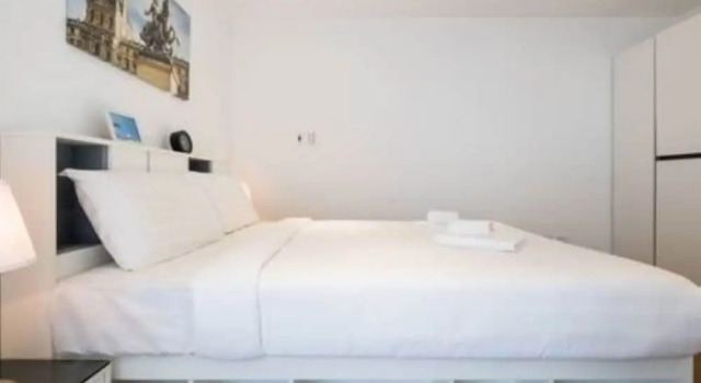 Двухместные апартаменты с балконом Bellavita Service Apartment