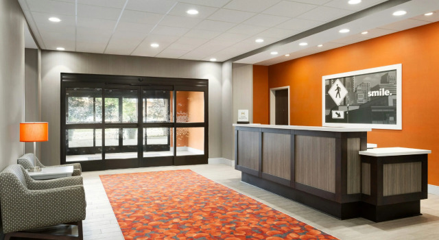 Hampton Inn North Olmsted Cleveland Airport, จอง โรงแรม North Olmsted Ohio