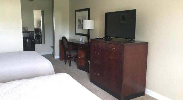 Standard Vierer Zimmer Ambassador Inn