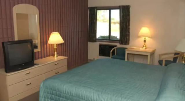 Alma Comfortable Inn, Book Hotel Alma Michigan