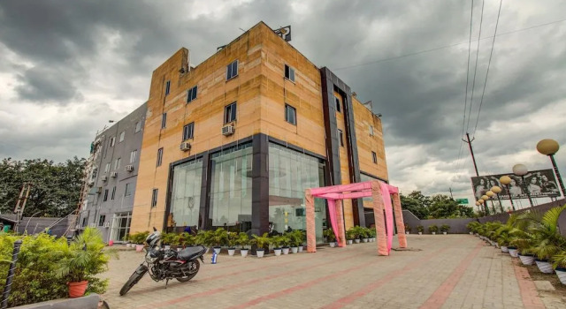 Oyo 23590 Sumandeep International, Boek Hotel Chirkunda West Bengal