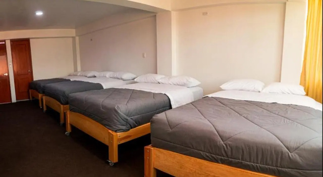 Кровать в общем номере (мужской номер) Alpino Guest House