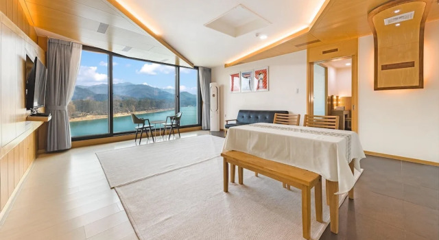 Номер Standard c 1 комнатой с балконом Gapyeong Rondavill Pension