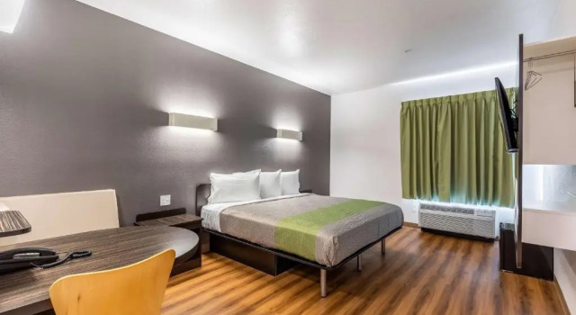 Номер Deluxe Motel 6-Las Vegas, NV - Motor Speedway