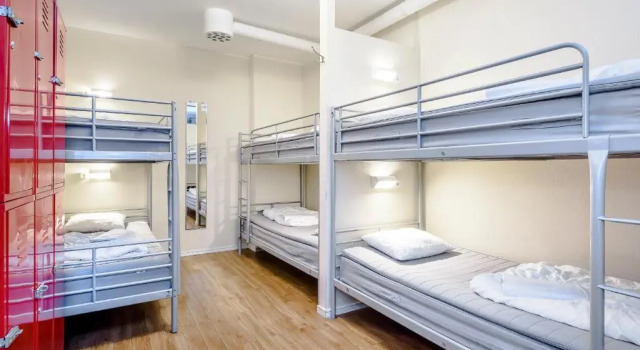 Кровать в общем номере (женский номер) City Hostel