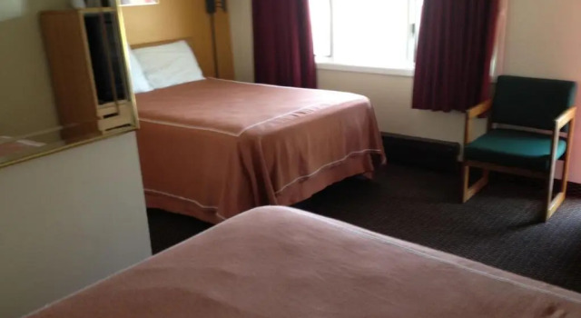 Четырёхместный номер Standard Caravan Motel