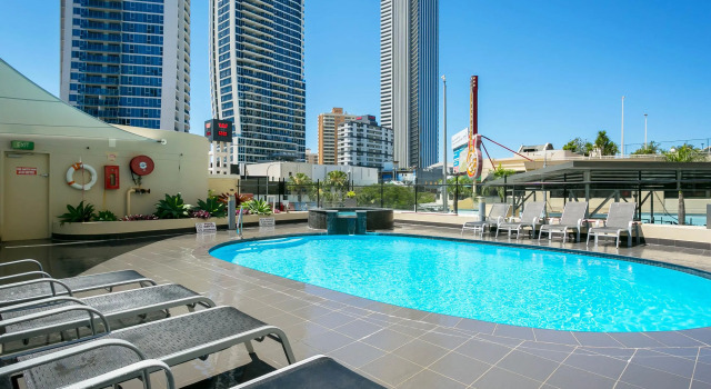 Кровать в общем номере BreakFree Cosmopolitan Surfers Paradise