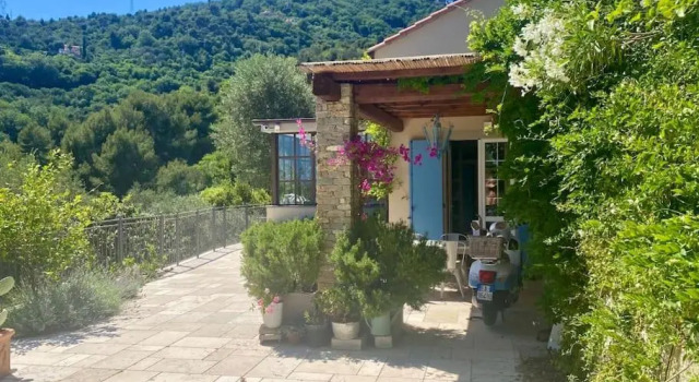 Вилла Charming villa with swimming pool near Alassio