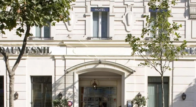 Кровать в общем номере Hotel Daumesnil-Vincennes
