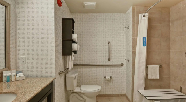 Четырёхместный номер Standard Hampton Inn Tunkhannock