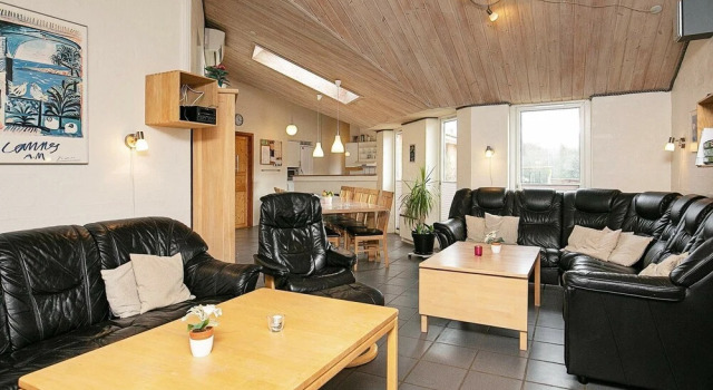 Vintage Holiday Home in Ringkobing With Terrace, Book Vacation Home Hotels in Midtjylland with a Pool, Swimming Pool