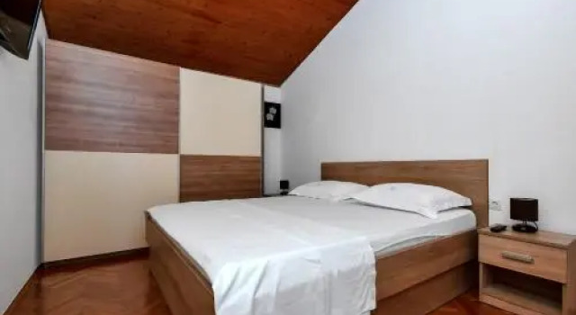 Holiday home Duje, Забронировать Апартаменты/квартира Отели Велико Брдо с парковкой, Парковка