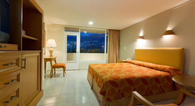 Номер Standard с видом на горы Krystal Beach Acapulco