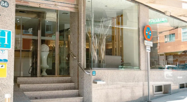 Hotel Atalaya I, Забронировать Отель Портоново Sanxenxo Municipality, рядом с Пляж Baltar