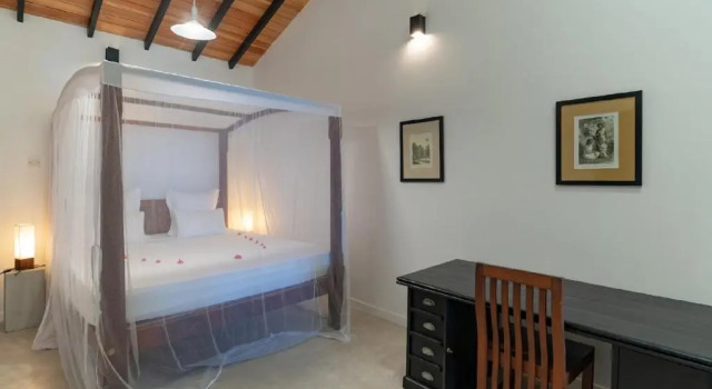 Вилла Blue Parrot Beach Villa with privat swimming pool