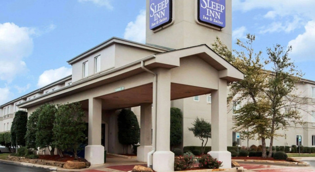 Sleep Inn & Suites Edmond, Book Hotel Hoteller i Edmond med parkering, Parkering