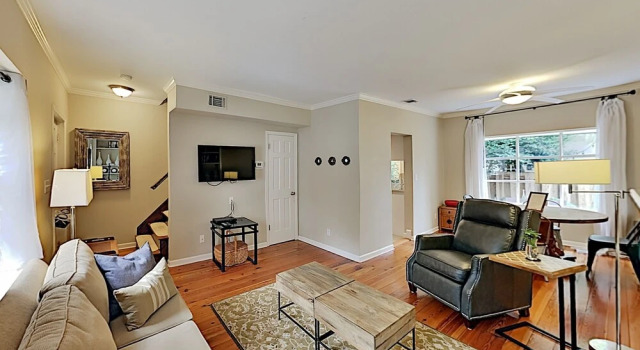 Upgraded In-town Gem: Private Patio & Parking 2 Bedroom Home, Buchen Sie Ferienhaus Savannah Georgia