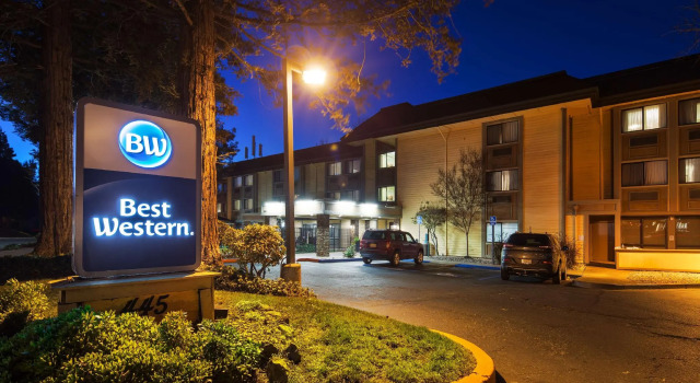 Номер Standard Best Western John Muir Inn