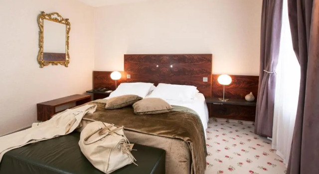 Hôtel & Restaurant Le Relais dAumale, Забронировать Отель Шантийи Oise