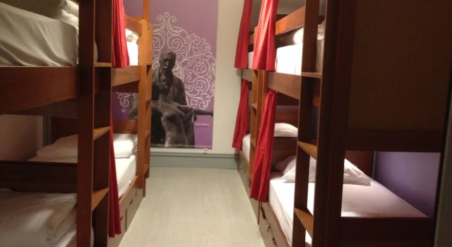 Кровать в общем номере Ey Lisbon GuestHouse