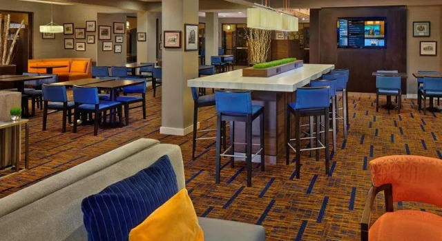 Кровать в общем номере Courtyard by Marriott Key West Waterfront