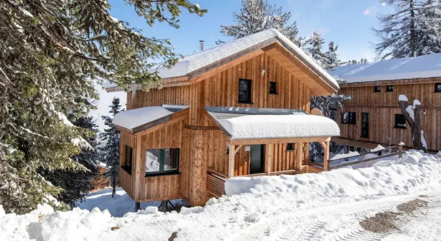 Chalet in Alps With Sauna Near Ski Slopes, Забронировать Шале Отели Туррахер-Хёэ с парковкой, рядом с Горнолыжный подъемник Оттифантенлифт, Парковка