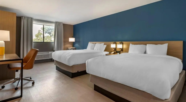 Четырёхместный номер Standard Comfort Inn Philadelphia International Airport West