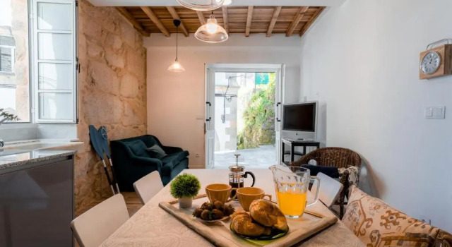 Casa dos Infantes by Mea Substantia, Book Hotel Muros 