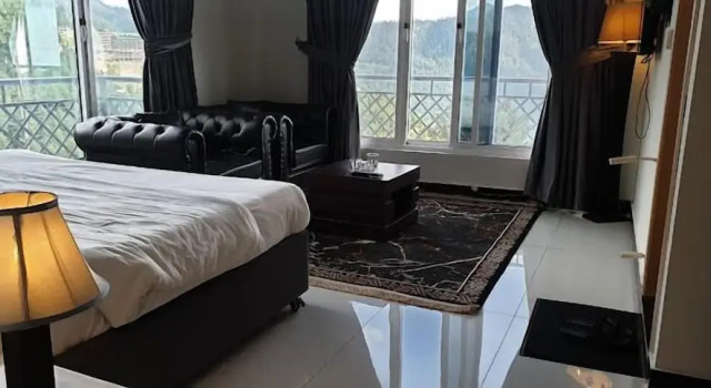 Hotel Bliss View, Rezerwuj Hotel Hotele w Punjab Region z parkingiem, Parking