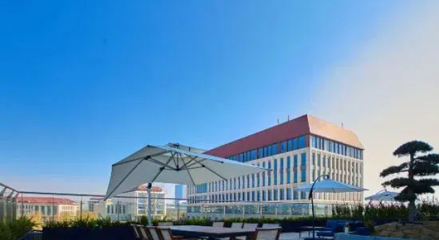 Huaxia Lakeside Resort Hotel