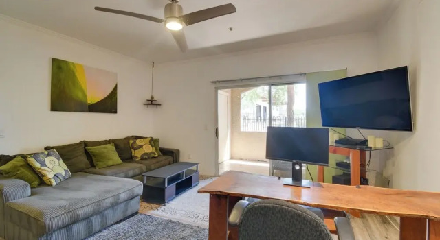 'red Rox' Phoenix Condo w/ Patio ~ 3 Mi to Airport, Забронировать Апартаменты/квартира Финикс Phoenix Metropolitan Area