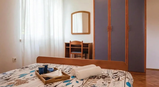 3 Bedroom Gorgeous Home In Banjol, Prenota Hotel Hotel a Isole Quarnerine con parcheggio, Parcheggio