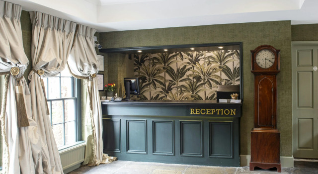 Bush Hotel Farnham