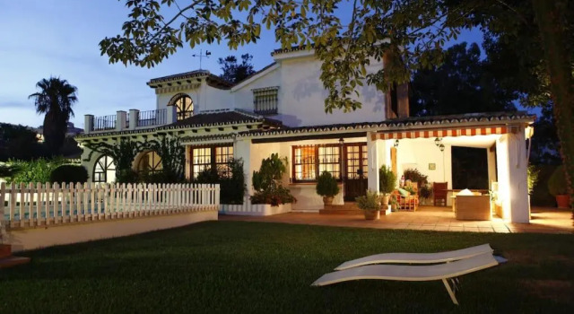 Вилла Puerto Marina Villa