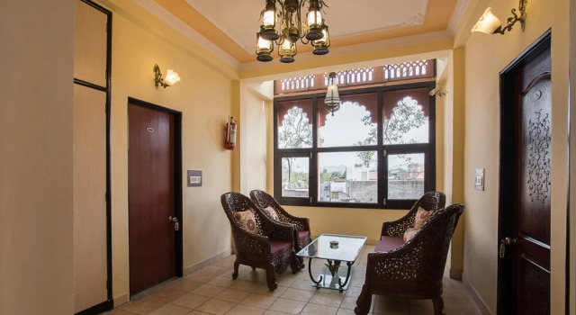 Capital O 11204 Hotel Rg Palace, Забронировать Отель Отели штата Раджастхана 3 звезды, 3*