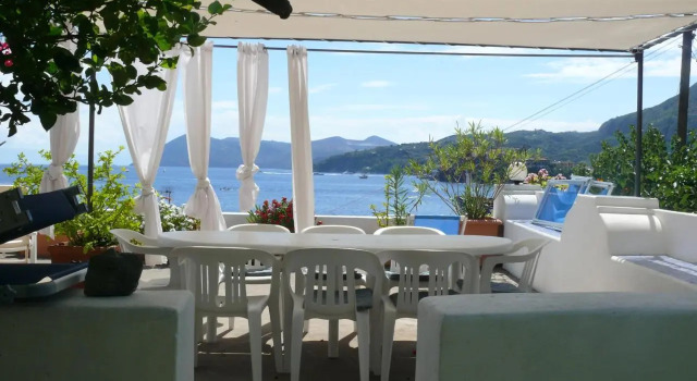 Casa Athena, Забронировать Отель Липари Липарские острова, рядом с Пляж Canneto