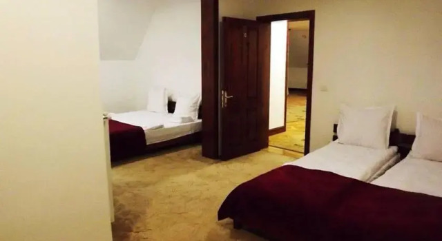 Cabana Izvoarele Doftanei, Rezervovat Hotel Hotely v Prahova Valley s parkováním, Parkování