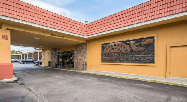 Люкс Quality Inn and Suites Palatka Riverfront