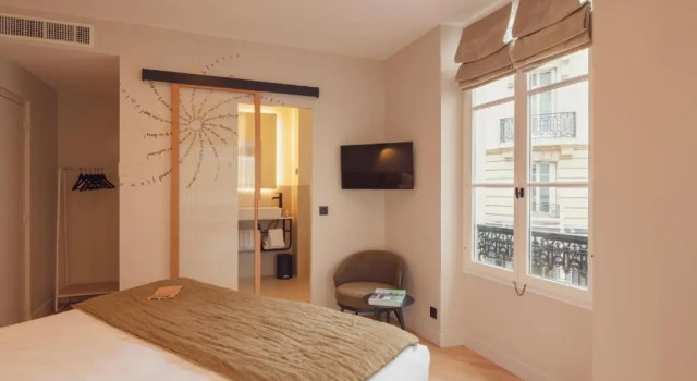 Номер Superior Tinah Paris, Champs Elysées