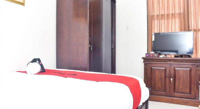 Двухместный номер Standard RedDoorz Syariah near Gelora Delta Sidoarjo 2
