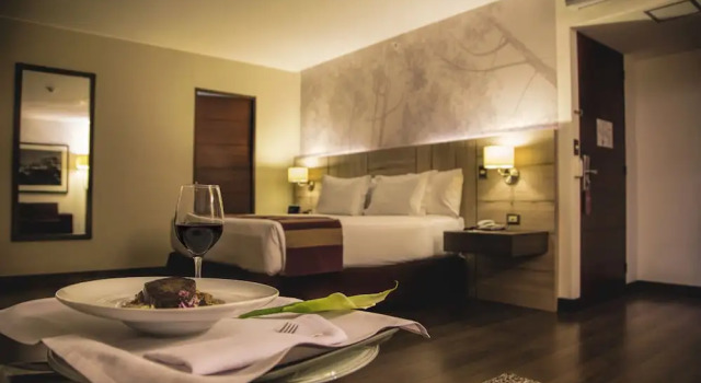 Люкс с балконом Aku Hotels