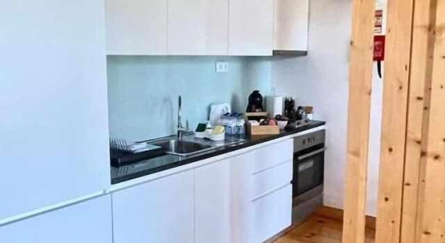 Четырёхместные апартаменты Premium с балконом и с видом на бассейн 1118 Lofts