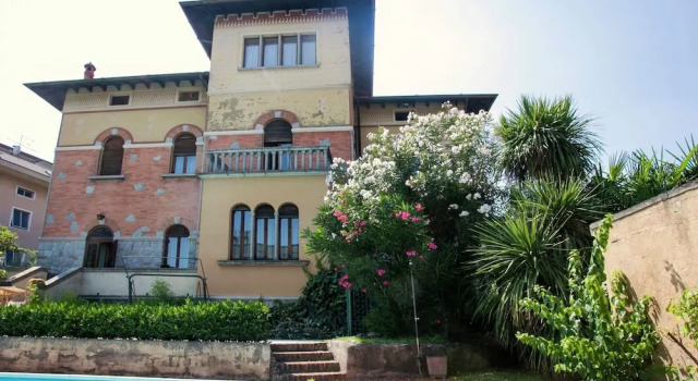 Вилла Elegant Art Nouveau Villa With Private Pool Near the Lake