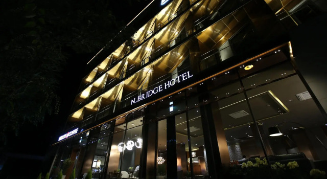 N Bridge Hotel JEON JU, Забронировать Отель Отели Чонджу 3 звезды, рядом с Музей традиционных корейских вин в Чончжу, 3*
