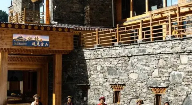 Lixian Guergou · Realm · Encounter Snow Mountain Resort, Book Ferieresort Resorthoteller i Ngawa, Ferieresort